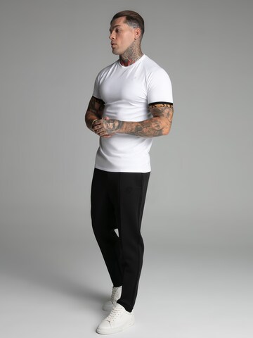 Maglietta 'Tech' di SikSilk in bianco