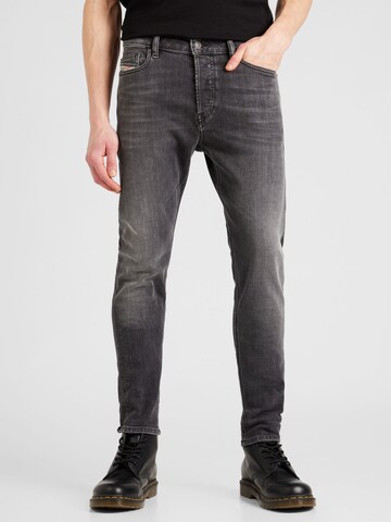 regular Jeans 'LUSTER' di DIESEL in grigio: frontale