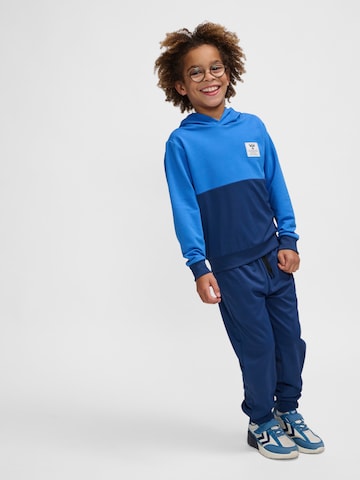 Hummel Sportief sweatshirt 'Ozzy' in Blauw