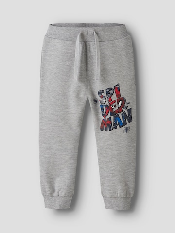 NAME IT - Tapered Pantalón en gris