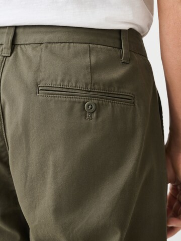 Next Ohlapna forma Chino hlače | zelena barva