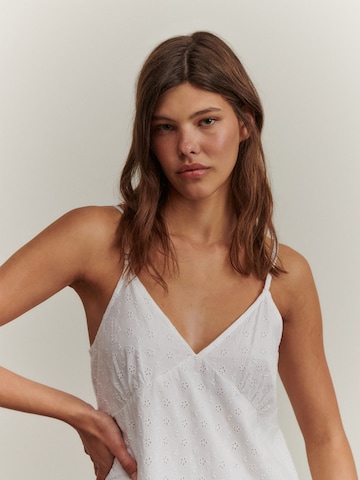 ABOUT YOU x Marie von Behrens - Vestido de verano 'Ellen' en blanco