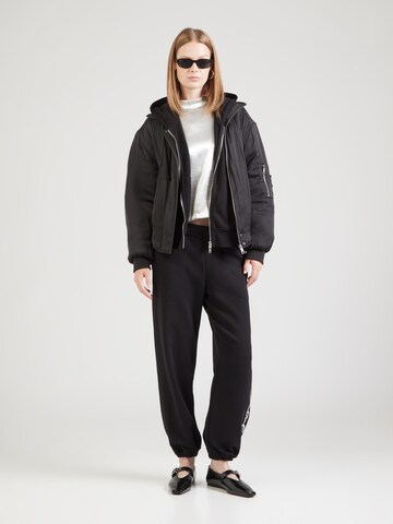 Tapered Pantaloni de la Karl Lagerfeld pe negru