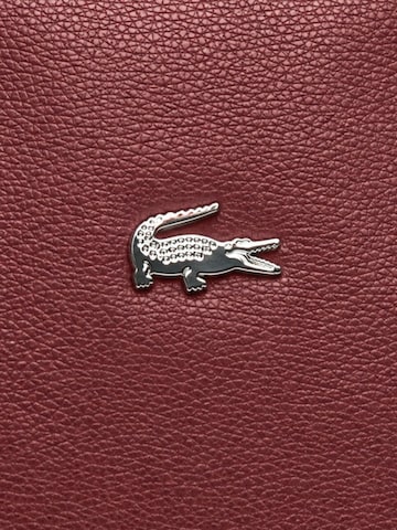 LACOSTE - Shopper 'Lacoste Sac à Bandoulière Femme Bordeaux' en rojo
