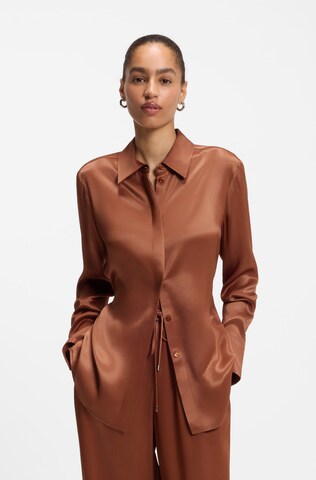 BOSS Blouse in Brown: front