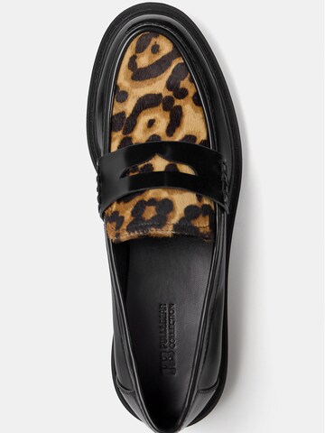 Pull&Bear Slip-ons in Black