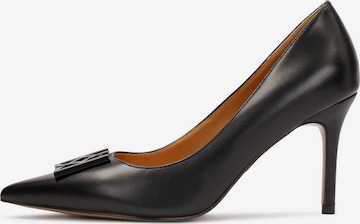 Kazar Pumps in Black: front