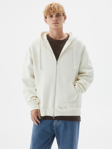 Pull&Bear Zip-Up Hoodie in White: front