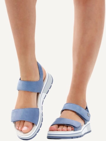 CAPRICE Sandal i blå