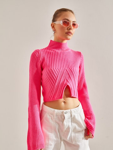 Pullover di Bianco Lucci in rosa: frontale
