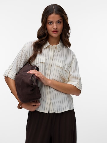 Chemisier 'AWRYDER FABIANA' VERO MODA en blanc : devant