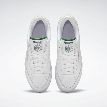 Sneaker bassa 'AD COURT' di Reebok in bianco