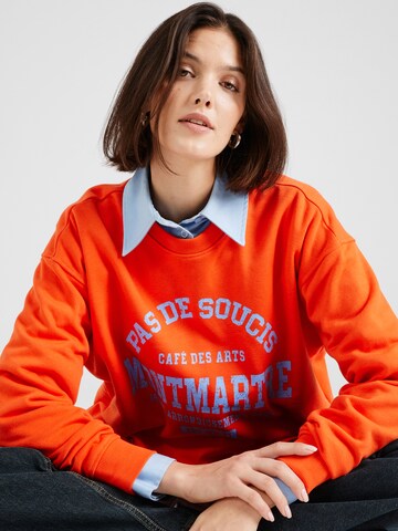 PIECES Sweatshirt 'PCMAUDE' in Rot