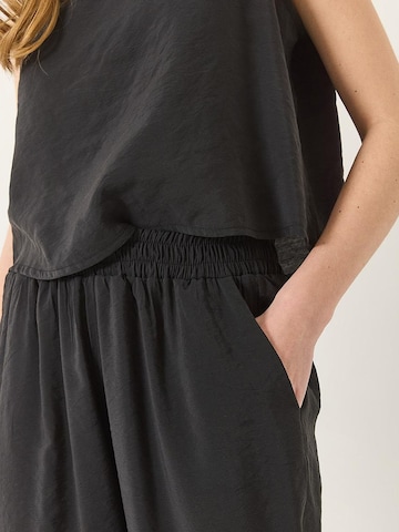 Completo pantalone di Bianco Lucci in nero