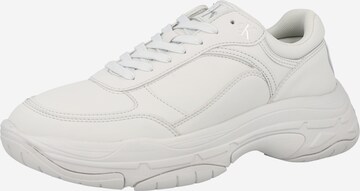 Calvin Klein Jeans Sneakers in White: front