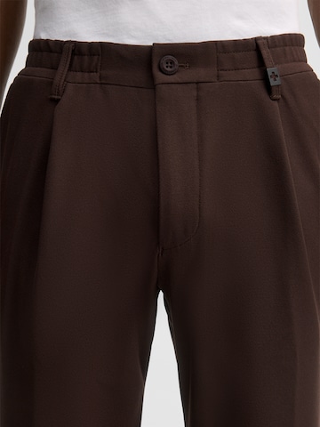 STRELLSON Regular Trousers in Brown