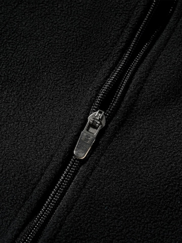 YOUTHUP Between-Season Jacket in Black