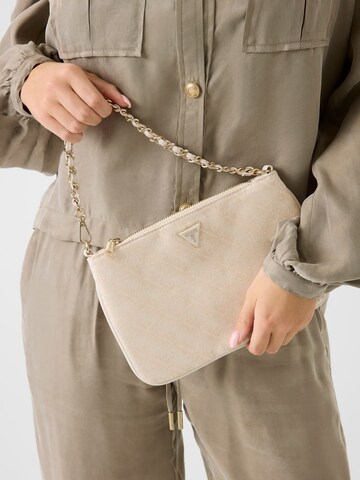 GUESS Clutch in Beige: Vorderseite