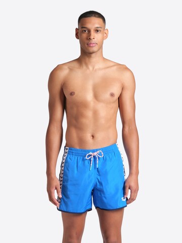 Shorts de bain 'TEAM STRIPE' ARENA en bleu