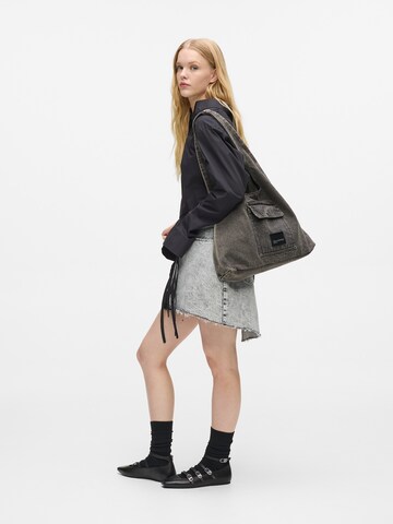 Plase de cumpărături de la KARL LAGERFELD JEANS pe negru: față