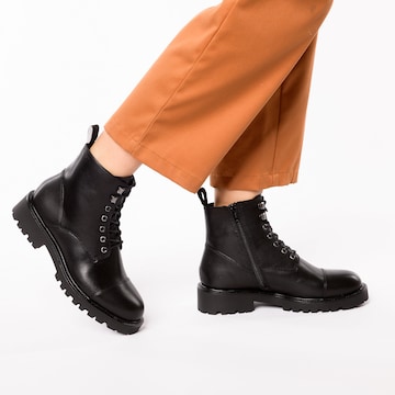 VAGABOND SHOEMAKERS Šnurovacie členkové čižmy - Čierna