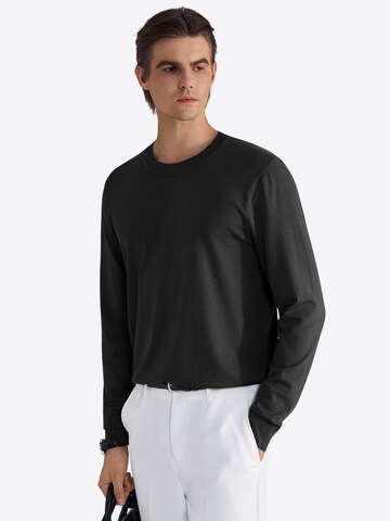 Vantory Sweater in Black: front