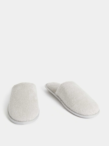 Marks & Spencer Huisschoenen in Grijs