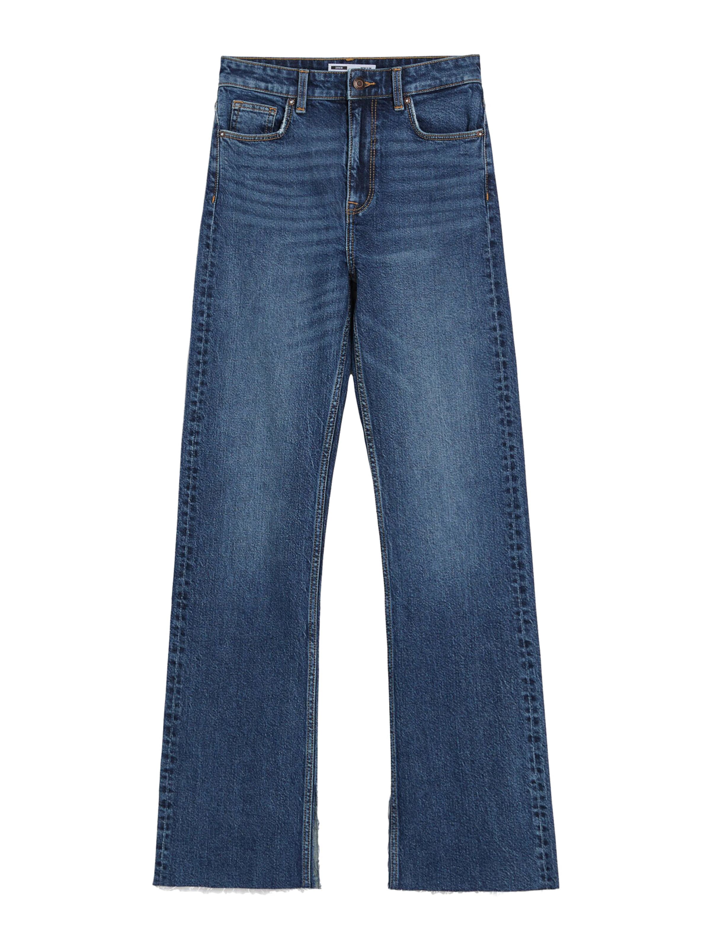 Bershka Regular Jeans in Blau: Vorderseite
