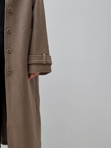 ABOUT YOU x Marie von Behrens Between-seasons coat 'Lilli' in Brown