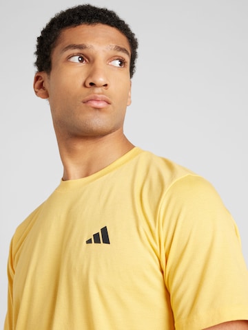 ADIDAS PERFORMANCE Functioneel shirt 'TRAIN ESSSENTIALS COMFORT' in Geel