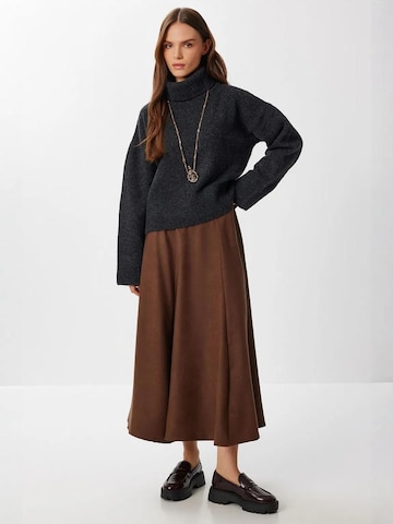 Gonna di Happiness İstanbul in marrone