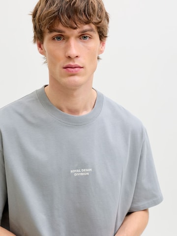 R.D.D. ROYAL DENIM DIVISION - Camiseta 'RDD' en gris
