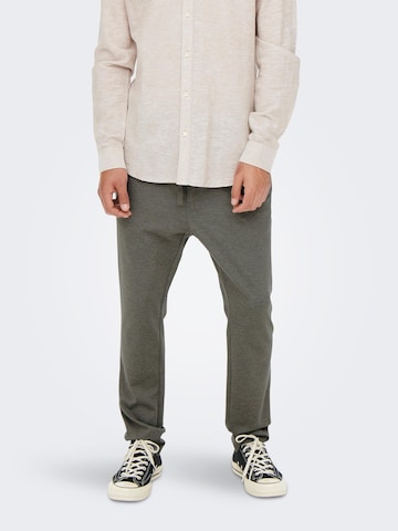 Regular Pantalon 'Linus' Only & Sons en gris : devant