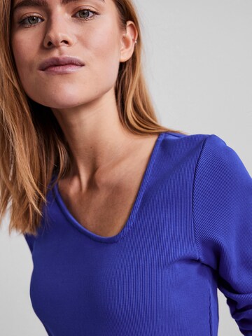 PIECES Shirt in Blau