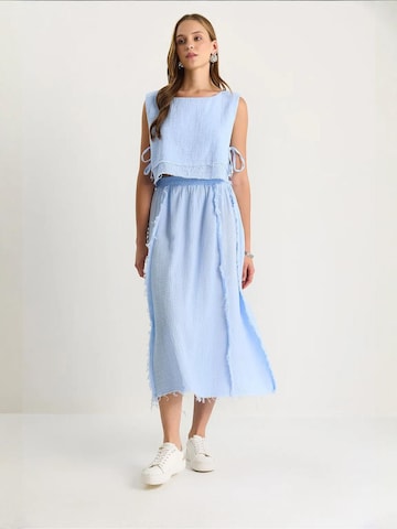 Tailleur di Bianco Lucci in blu