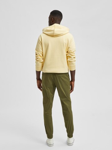 SELECTED HOMME Tapered Hose in Grün