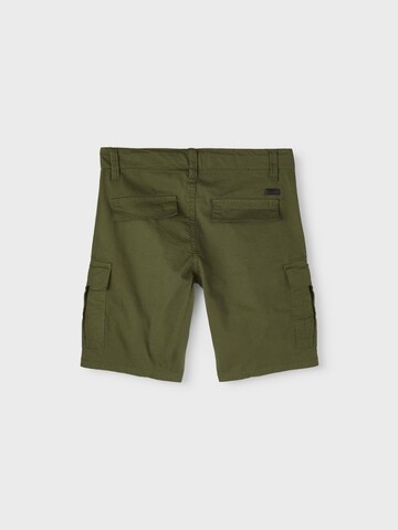 NAME IT Regular Shorts 'Ryan' in Grün