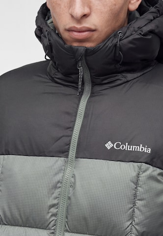 COLUMBIA Ulkoilutakki 'Puffect  IV' värissä vihreä