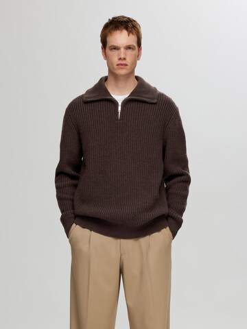 SELECTED Trui in Bruin: voorkant