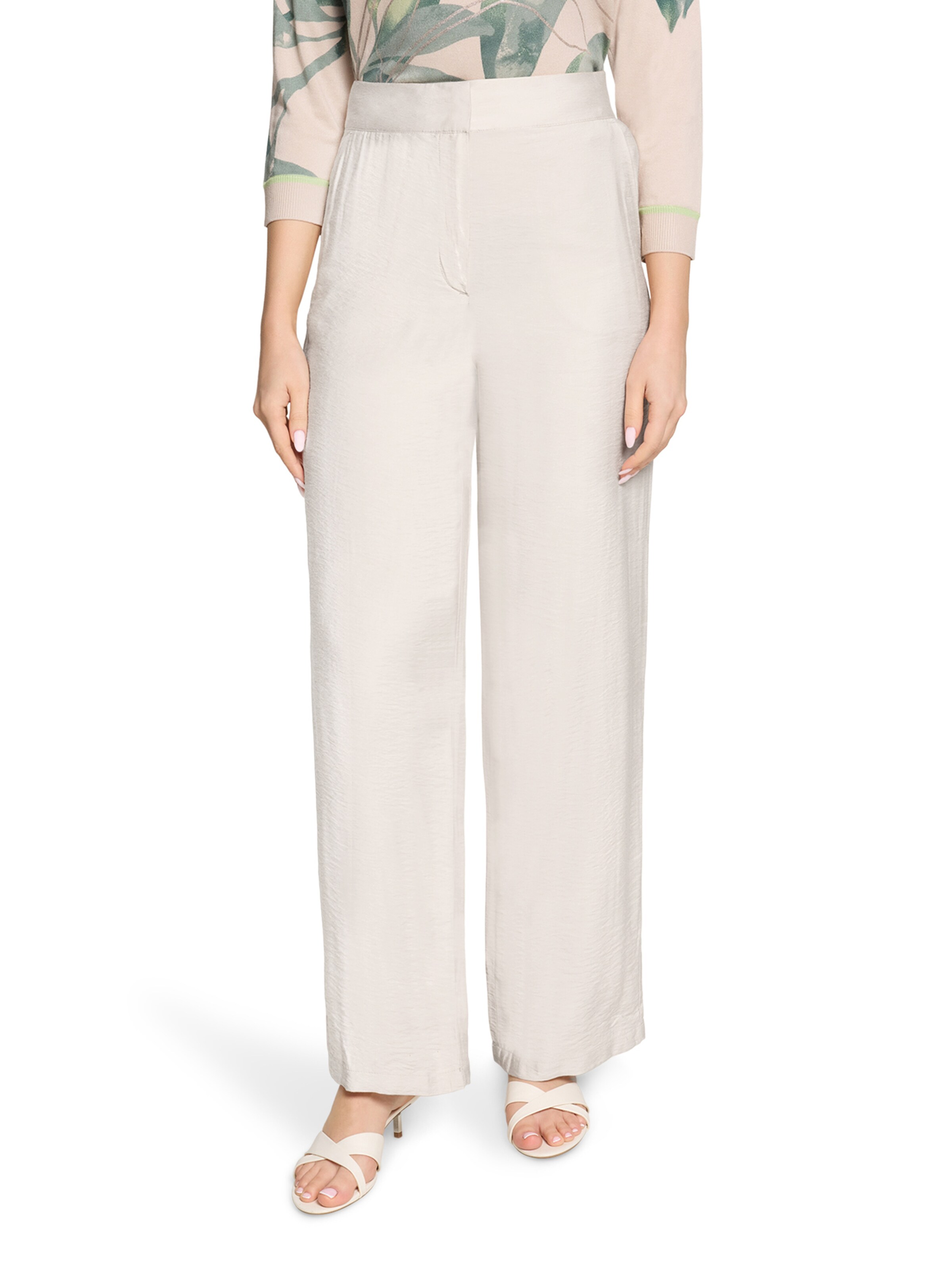 Betty Barclay Loose fit Trousers in Beige: front