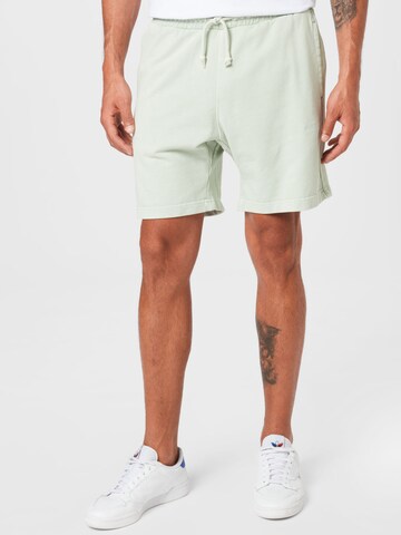 Regular Pantalon 'Red Tab Sweatpant' LEVI'S ® en vert : devant