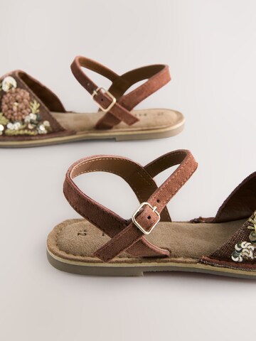 Next Sandale in Braun
