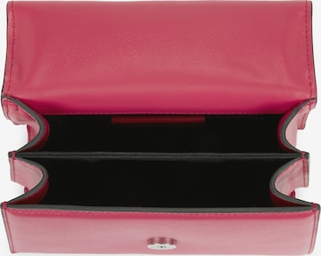 Karl Lagerfeld Olkalaukku ' Signature Small ' värissä vaaleanpunainen