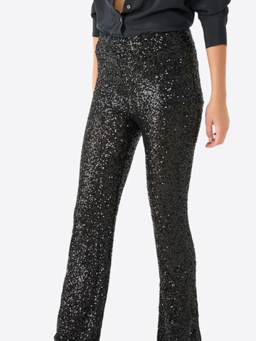No Matter What Bootcut Hose in Schwarz