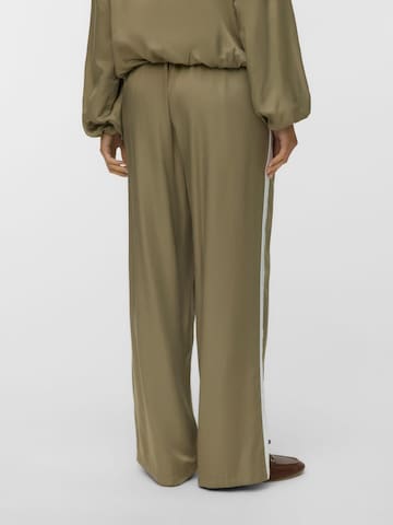 VERO MODA Baggy Trousers 'Vina' in Green