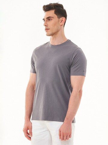 Organication T-Shirt in Grau