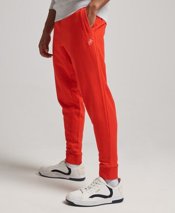 Superdry Tapered Broek in Rood