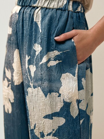 Wide leg Pantaloni de la Next pe albastru