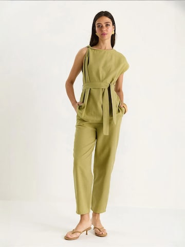 Completo pantalone di Bianco Lucci in verde