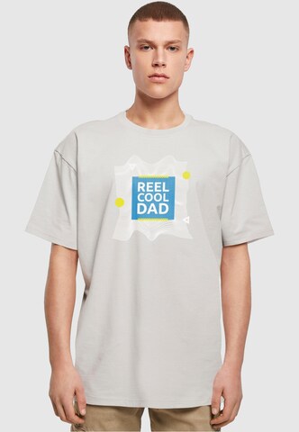 Merchcode Shirt 'Fathers Day - Reel Cool Dad' in Grijs: voorkant